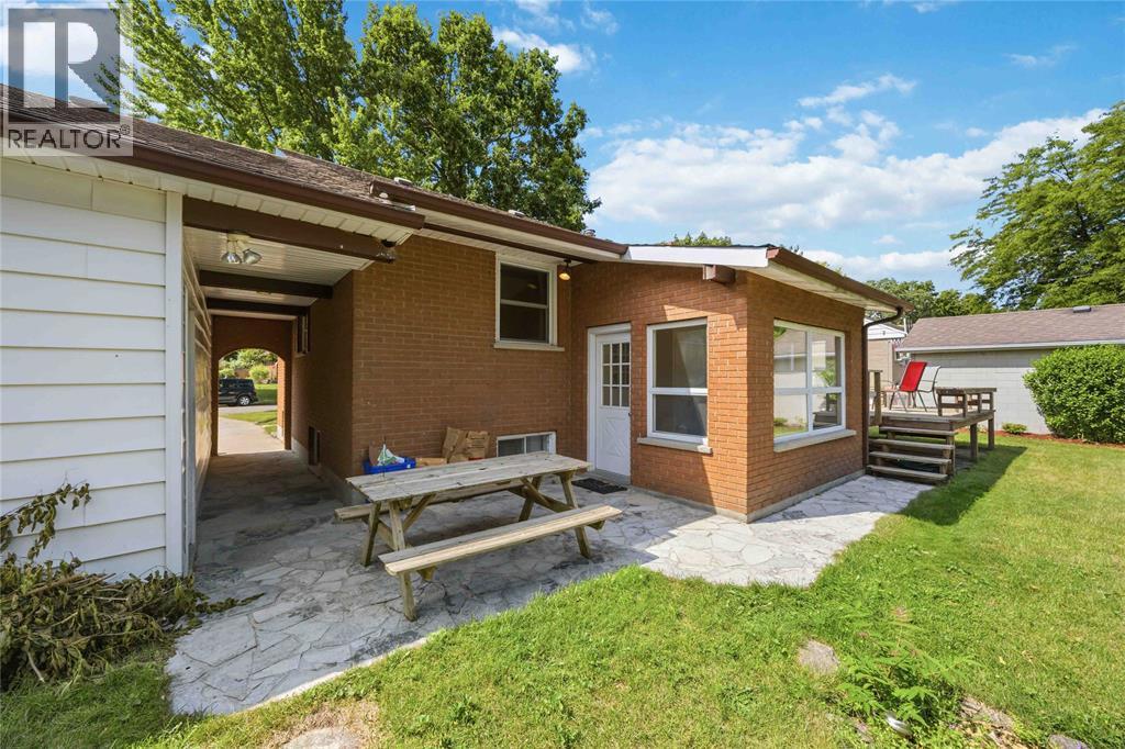 824 Charlesworth Drive Property Photo 38