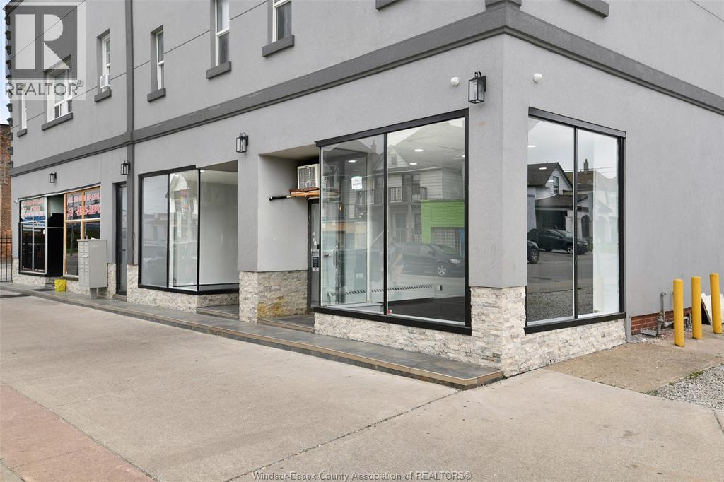 1194 Wyandotte Street East Property Photo 1