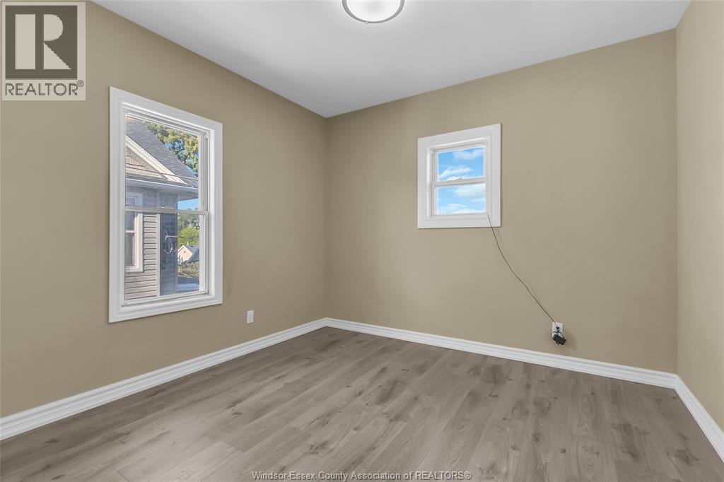 280-282 Campbell Avenue Property Photo 8