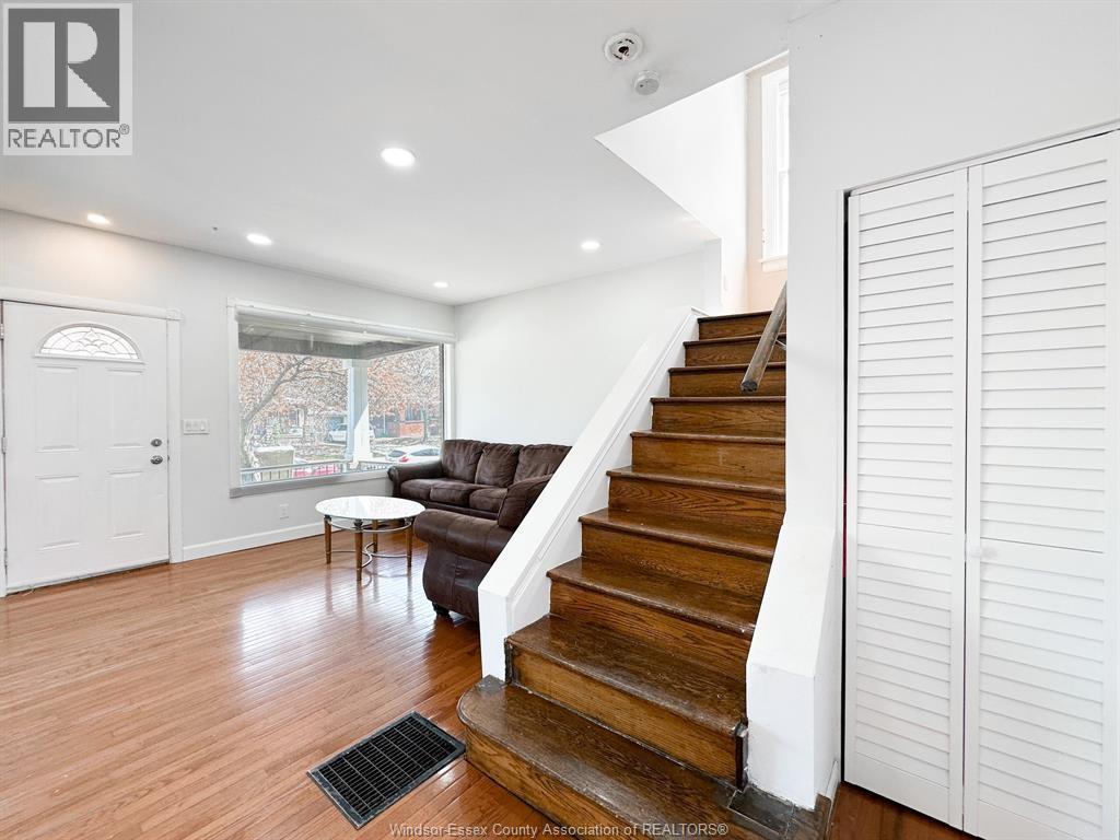 421 Hall Property Photo 10