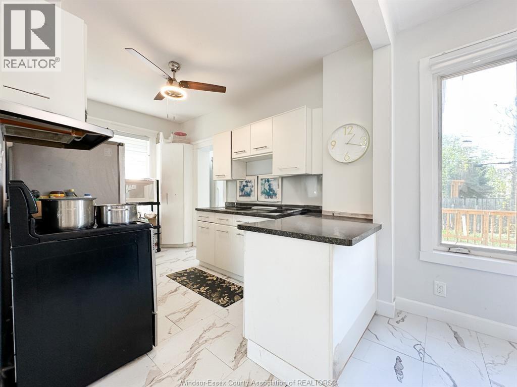 421 Hall Property Photo 13