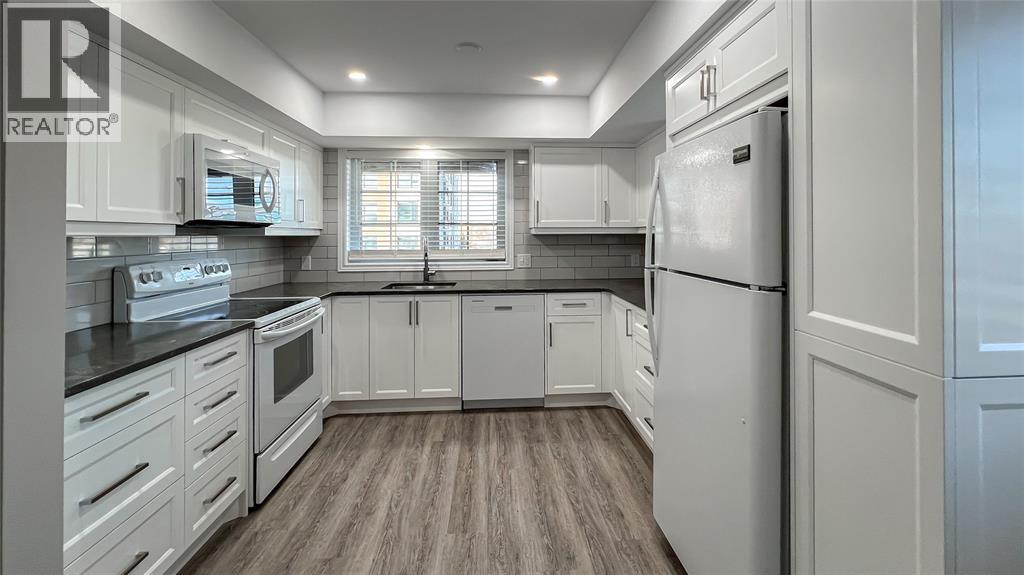 1520 Venetian Boulevard Unit# M-212 Property Photo 9