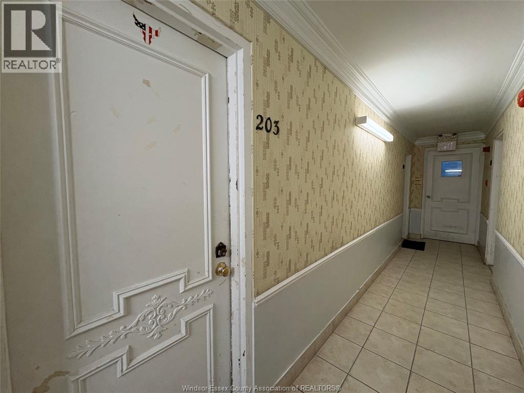 3044 Sandwich Unit# 202 Property Photo 4