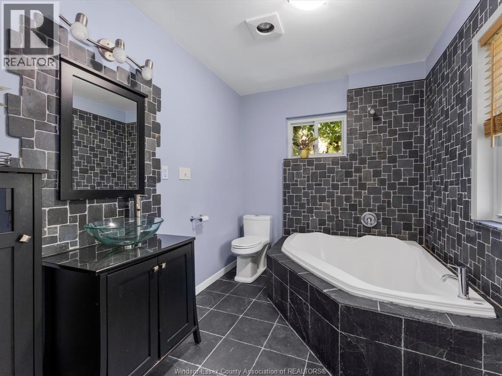 1794 Hall Avenue Property Photo 14