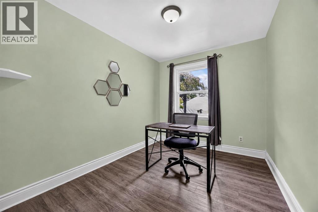 1108 Errol Road East Property Photo 6