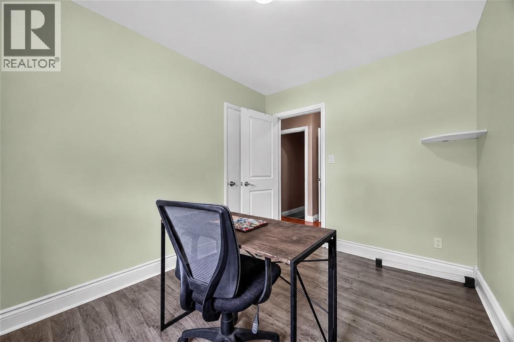 1108 Errol Road East Property Photo 7