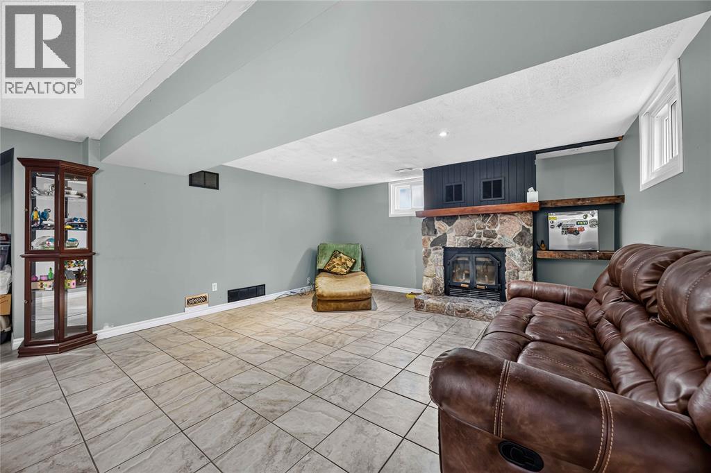 1108 Errol Road East Property Photo 22