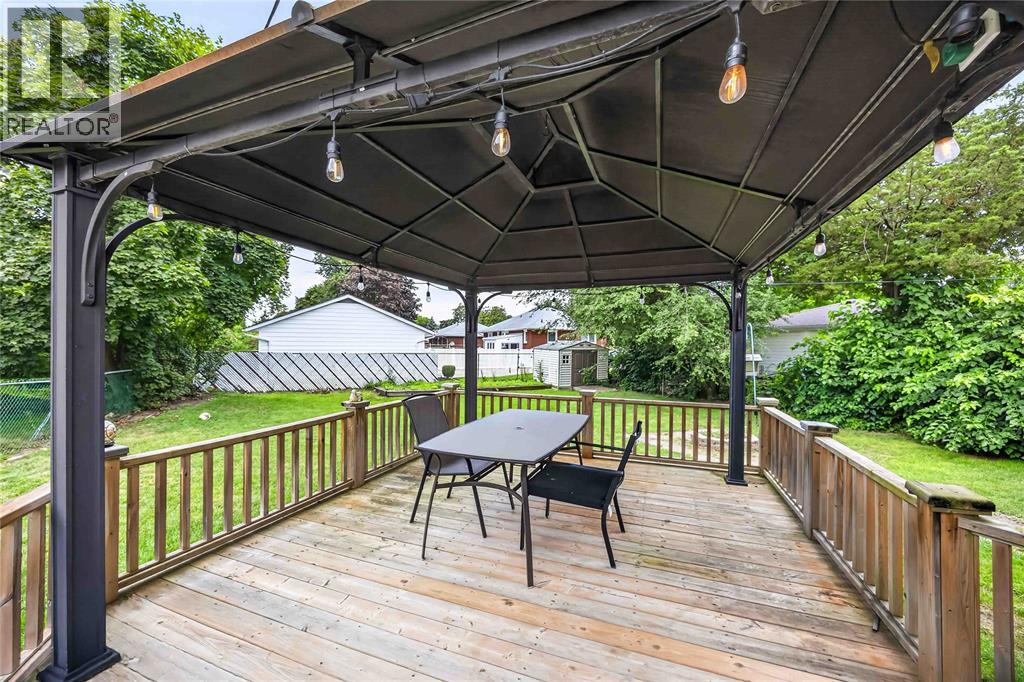 1108 Errol Road East Property Photo 32