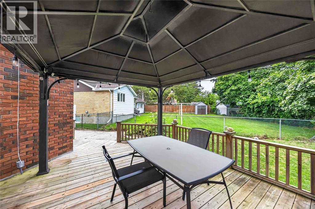 1108 Errol Road East Property Photo 33