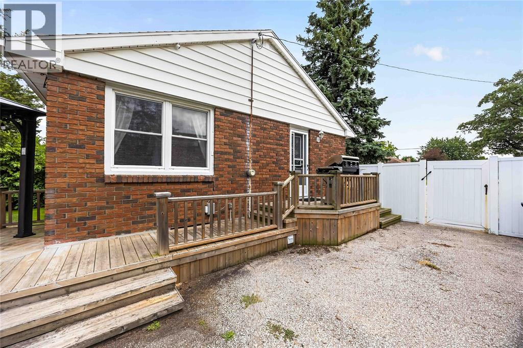 1108 Errol Road East Property Photo 34