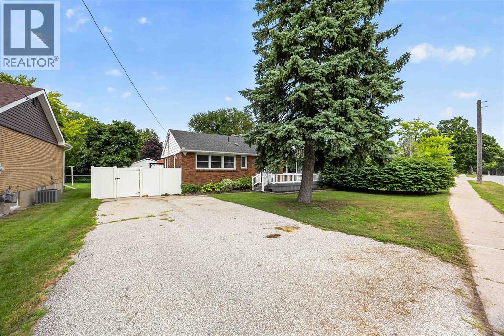 1108 Errol Road East Property Photo 40