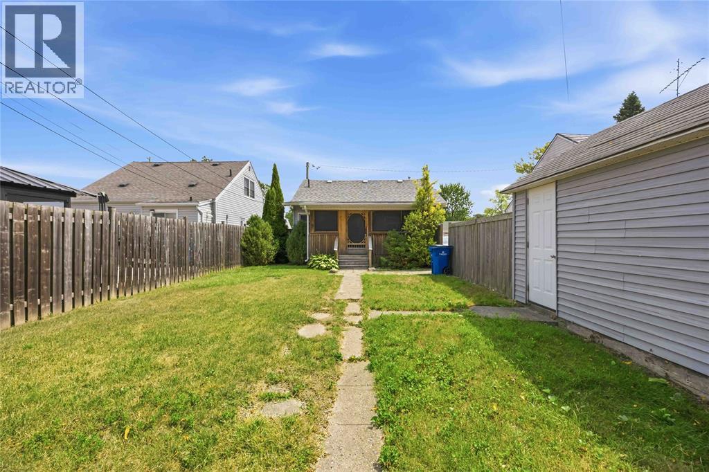 6 Mcnaughton Avenue Property Photo 24