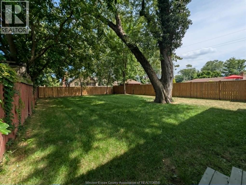 1484 Victoria Avenue Property Photo 3