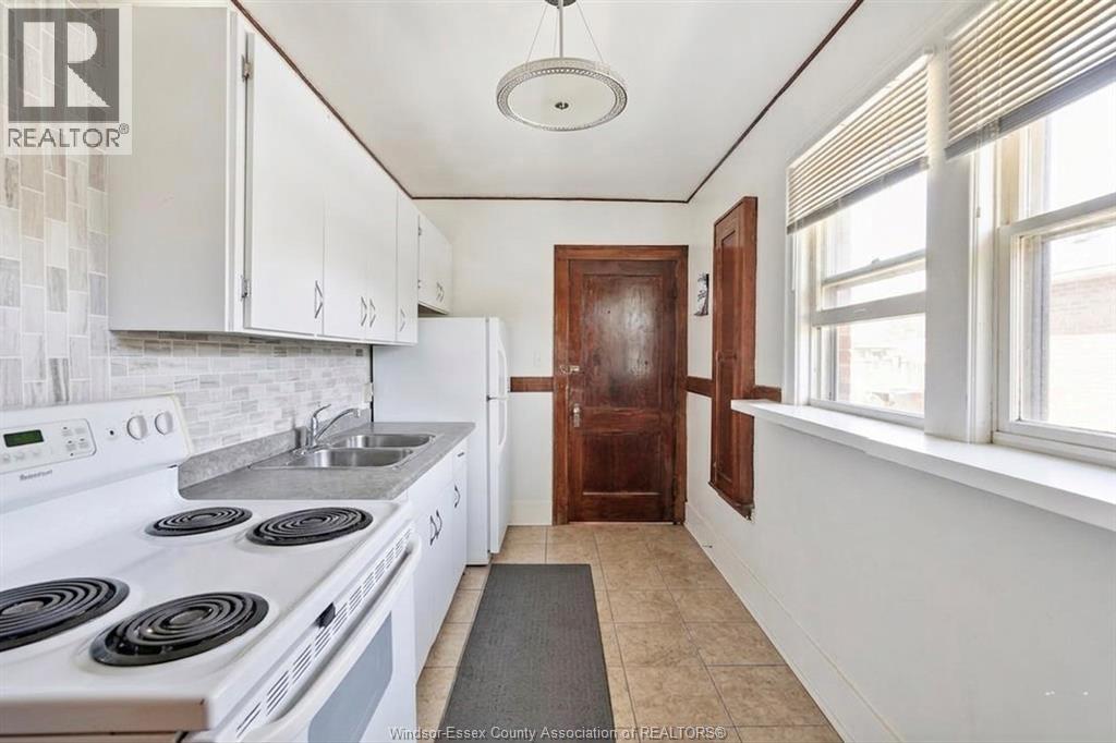 1596 Victoria Property Photo 5
