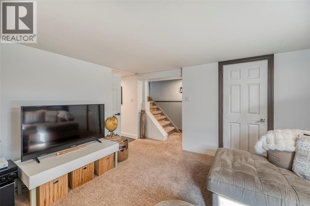 1049 Indian Road North Property Photo 35