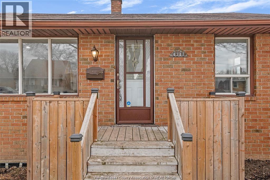 1217 Harrison Property Photo 4