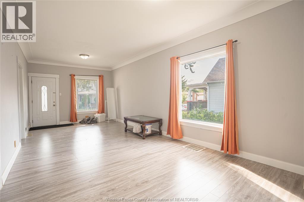 354 Curry Avenue Property Photo 4