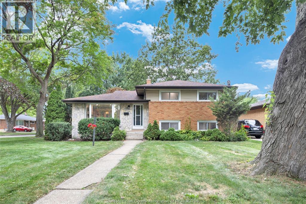 465 Greendale Drive Property Photo 1