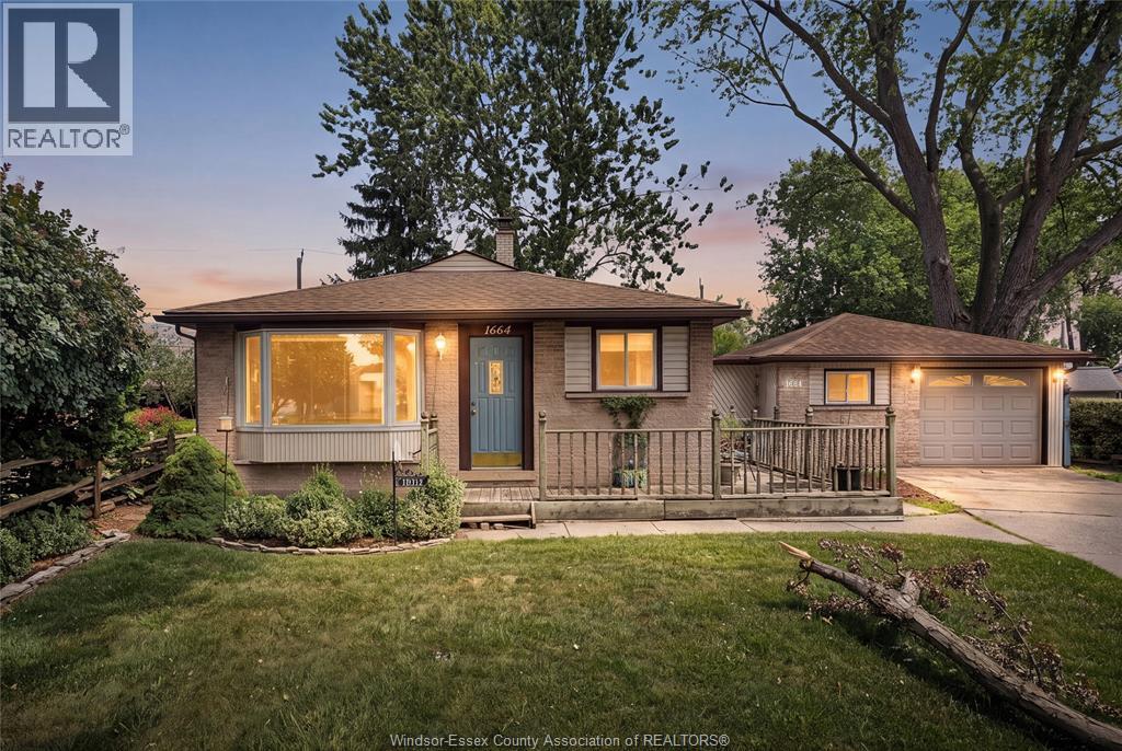 1664 GREENVIEW CRESCENT