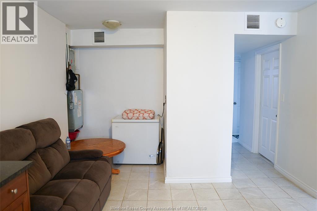 1086-1090 Felix Property Photo 15