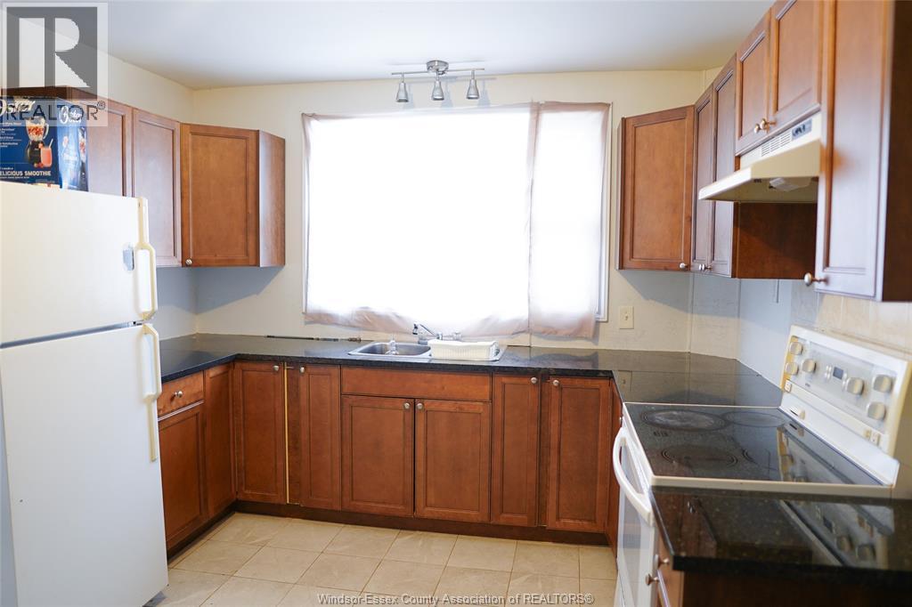 1086-1090 Felix Property Photo 16