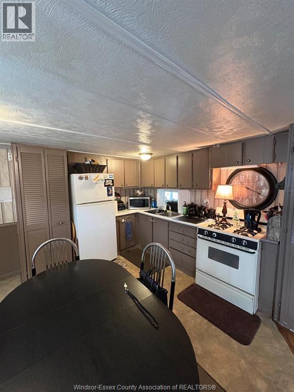 80 Suncrest Drive Property Photo 34