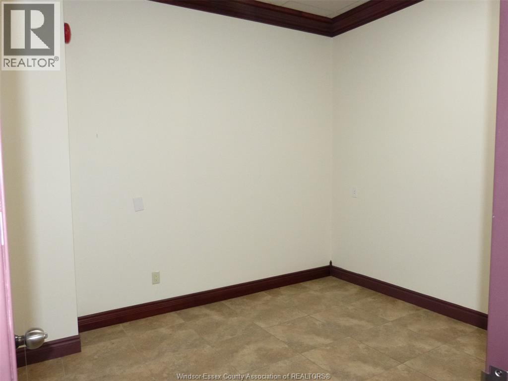 22 Talbot West Unit# 2nd Level Property Photo 4