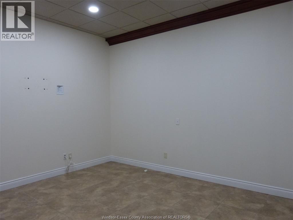 22 Talbot West Unit# 2nd Level Property Photo 5