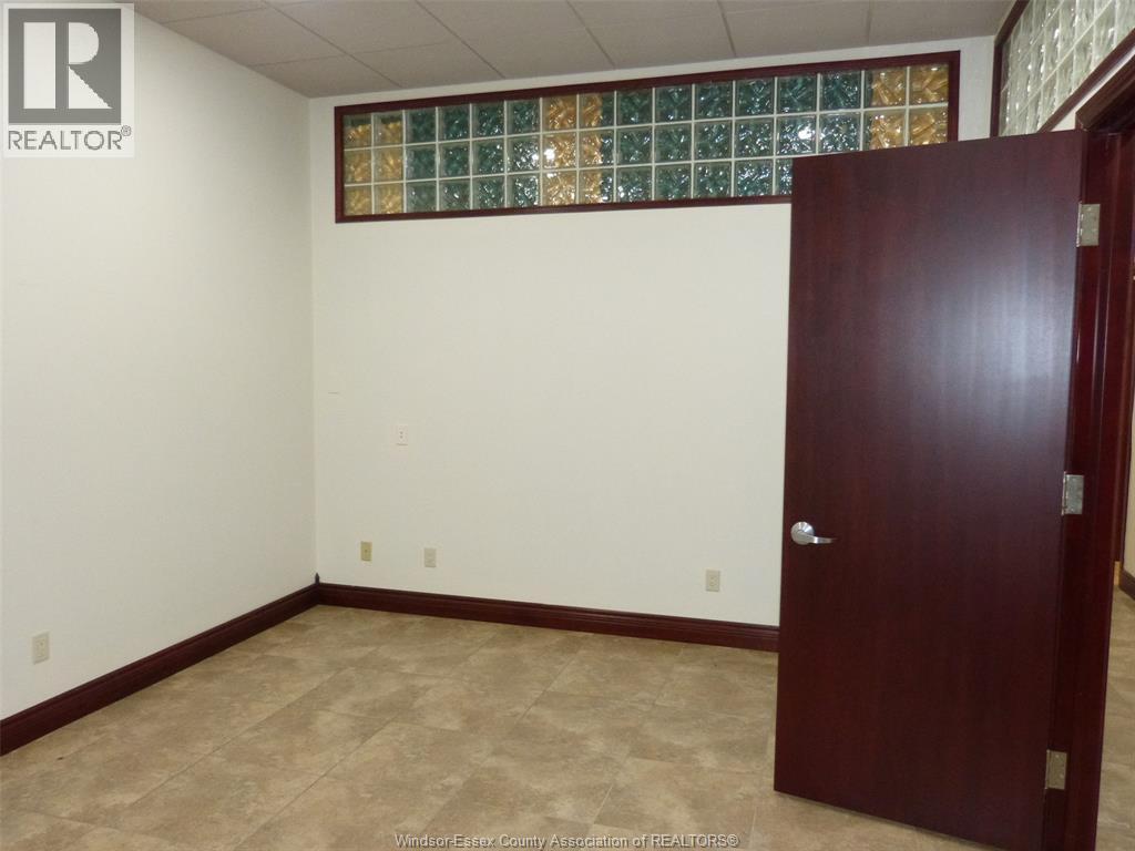 22 Talbot West Unit# 2nd Level Property Photo 9