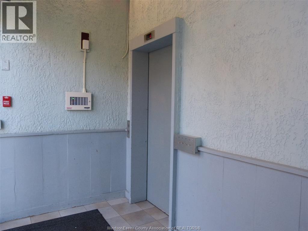 22 Talbot West Unit# 2nd Level Property Photo 14
