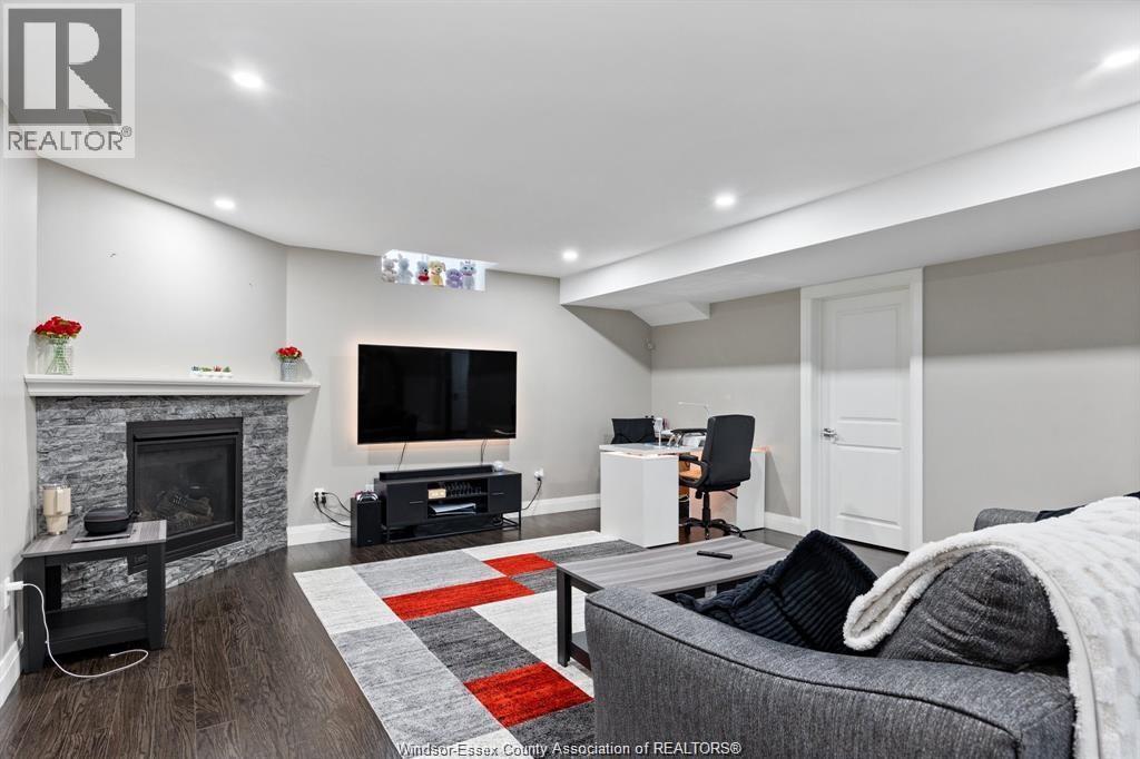 1389 Helsinki Street Property Photo 25