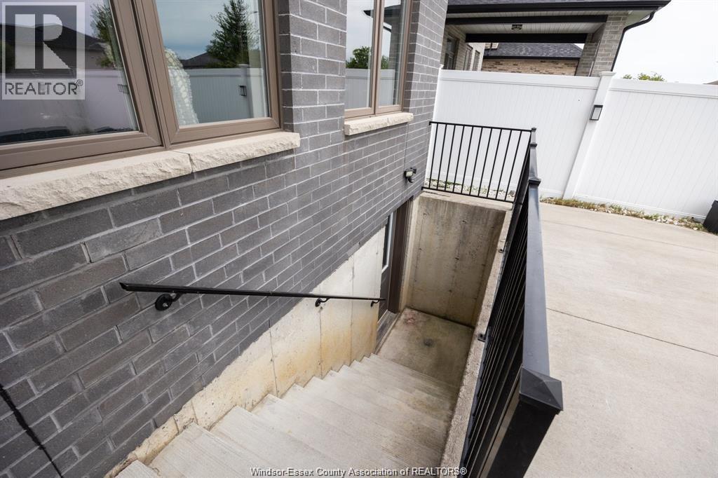 1389 Helsinki Street Property Photo 39