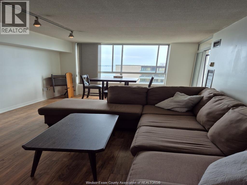 75 Riverside Drive East Unit# 1706 Property Photo 2