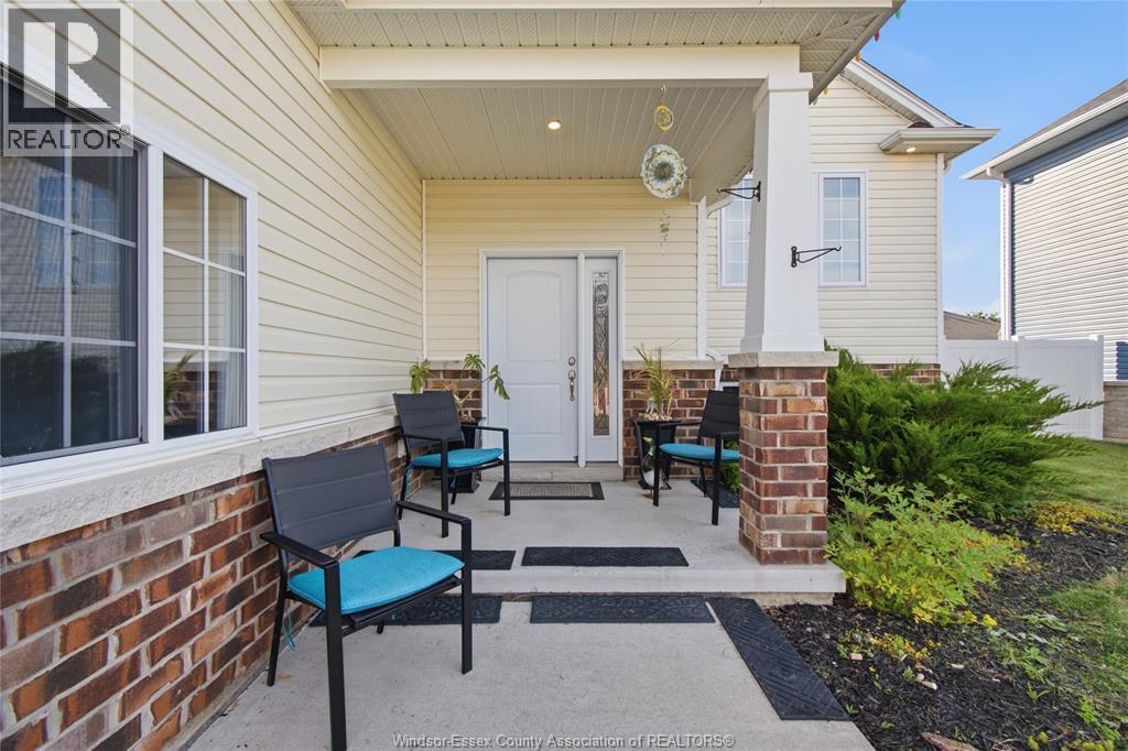 6 Joaney Lane Property Photo 4