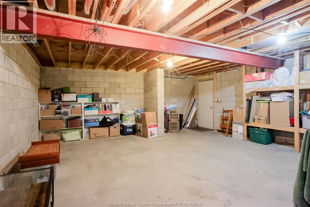 521 Royal Ridge Crescent Property Photo 35