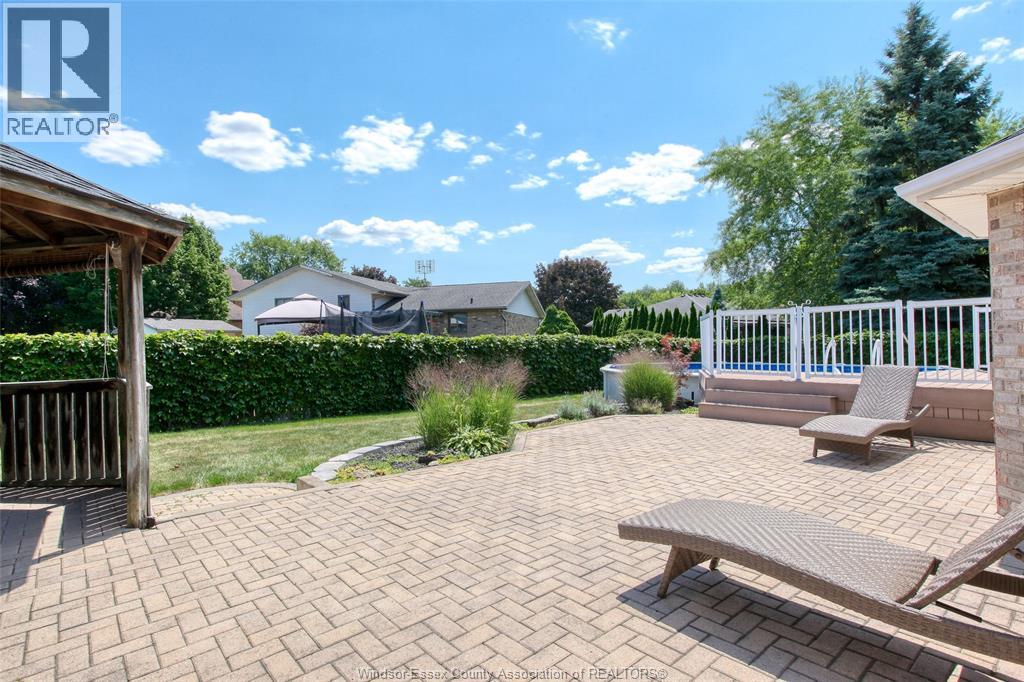 521 Royal Ridge Crescent Property Photo 40