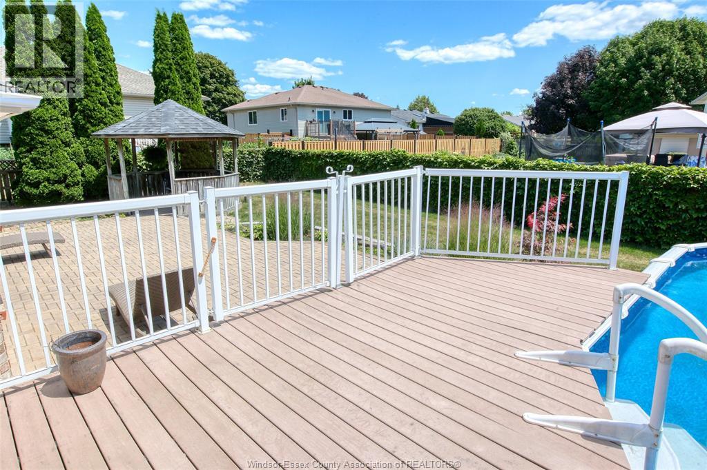 521 Royal Ridge Crescent Property Photo 46
