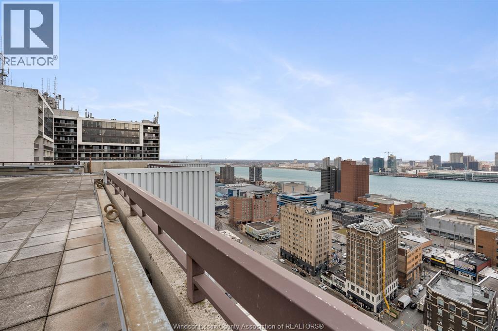 380 Pellissier Avenue Unit# 706 Property Photo 5