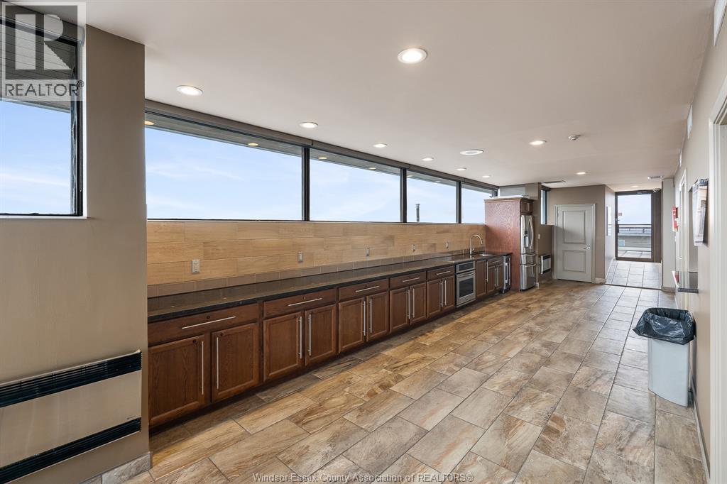380 Pellissier Avenue Unit# 706 Property Photo 10
