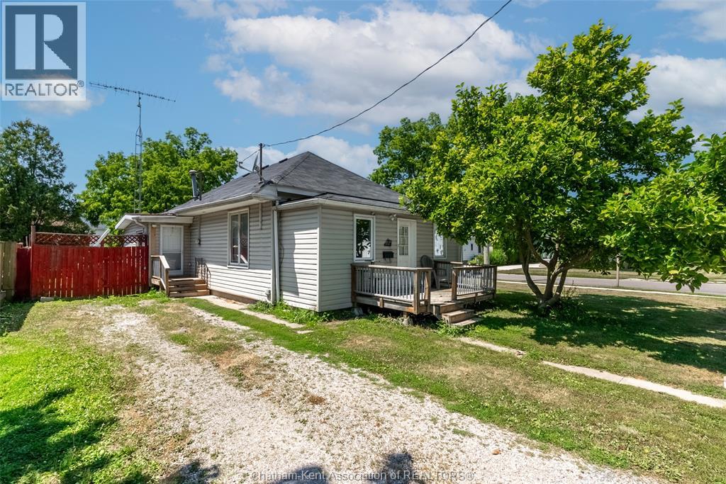 252 Wellington STREET East