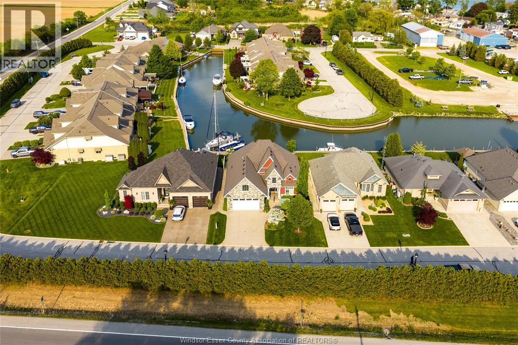 33 MONTEGO BAY CRESCENT