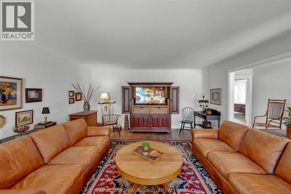 3894 St Clair Parkway Property Photo 10