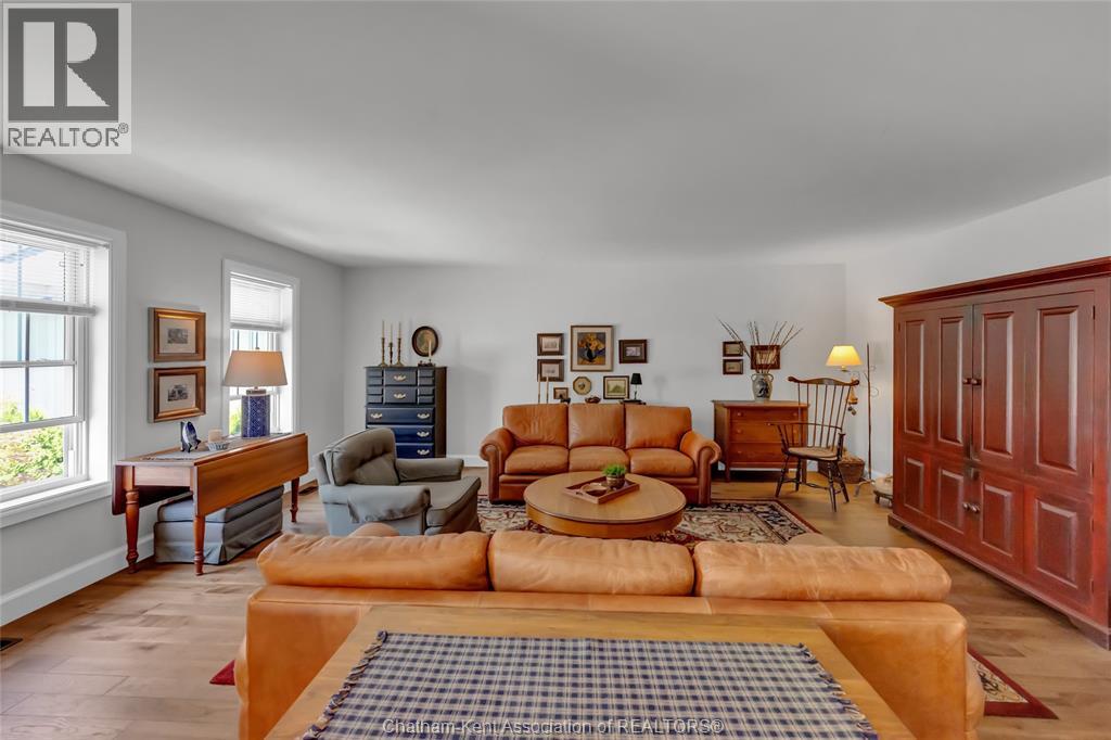 3894 St Clair Parkway Property Photo 14