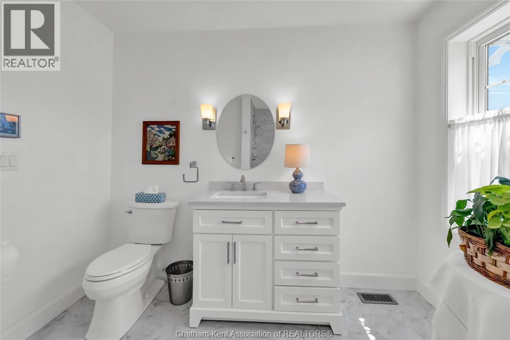 3894 St Clair Parkway Property Photo 23