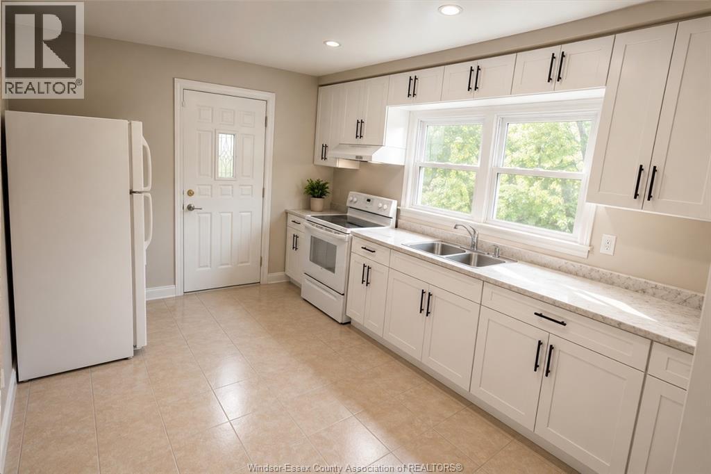 1430 Dougall Property Photo 4