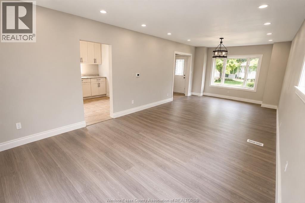 1430 Dougall Property Photo 7