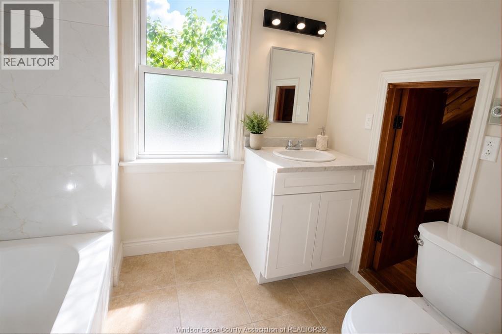 1430 Dougall Property Photo 14