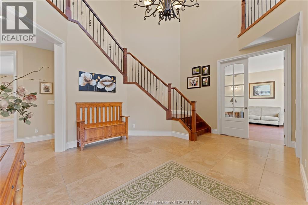 1108 Regency Crescent Property Photo 7