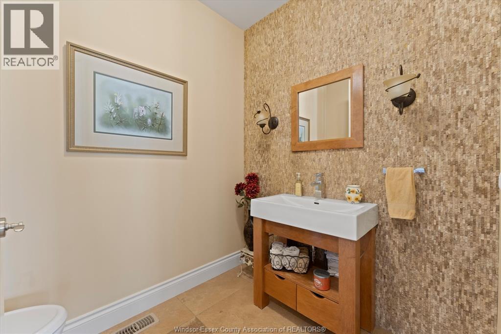 1108 Regency Crescent Property Photo 25