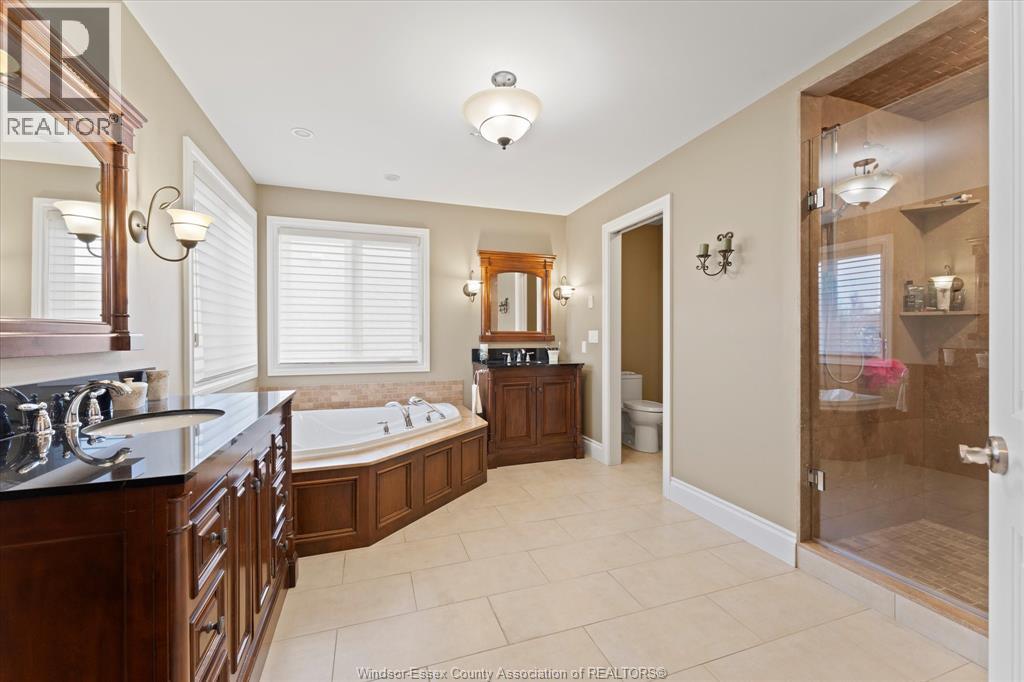 1108 Regency Crescent Property Photo 28
